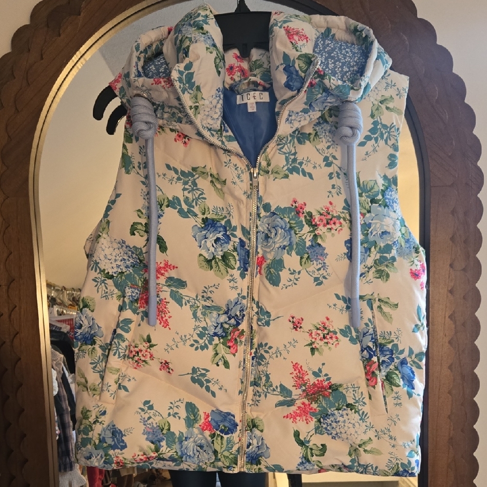 TCEC Floral Puffer Vest New